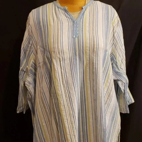Tantrums Tops - Tantrums  Beautiful  v neck So Cute! Sz 4X